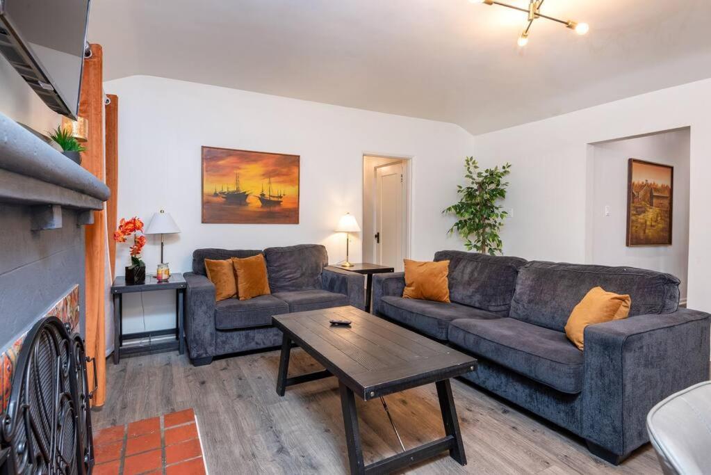 Chic And Spacious 3Br Gem In Central La Los Angeles Eksteriør bilde